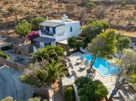 Villa Art Natalie two，基席諾斯的附設泳池的飯店