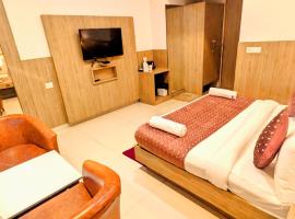 HOTEL THE ELEVATE Near Terminal 3 Delhi International Airport WITH- FREE AIRPORT PICKUP and DROP, hotel v Novém Dillí