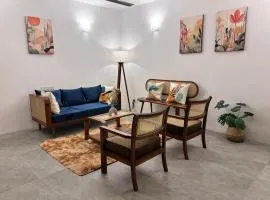 Stylish & Modern Home in Nawala- Central location
