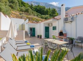 Villa Mandina - Makarska by Villas Guide, ξενοδοχείο σε Makar