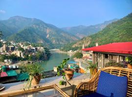 Skyard Hostel Rishikesh Laxman Jhula, hotel in Rishīkesh