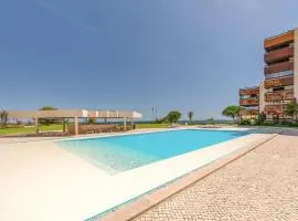 GuestReady - Sunny comfort with a balcony and pool