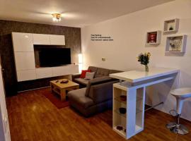 Slnečný byt v blízkosti historického centra Free Parking, hotel v destinaci Trenčín