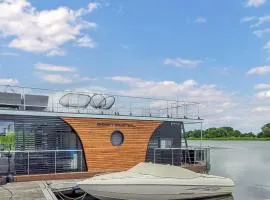 Schwimmendes Ferienhaus