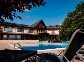 Green Garden Resort, hotel with parking in Odobeşti