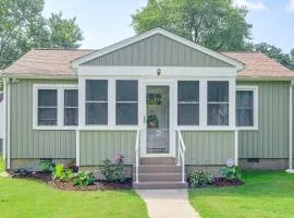 Less Than 1 Mi to Colonial Beach Coastal Gem with 2 Porches