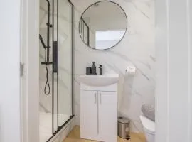 Alexandra Apartment