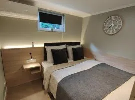 Five Studios - Premium Rooms with King Size Bed, Kitchen, AC, close to Ramstein Air Base