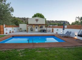 Garden Olive Luxury Villa, hotel in Archangelos