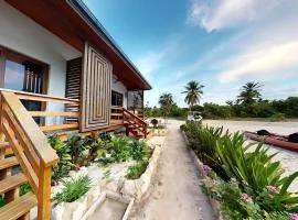 Hidden Gem Oceanfront Private Estate By Alom