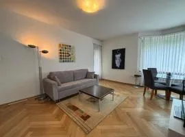 Spacious 1BR near Lake and Opera - Mill 3 11