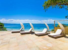 Amarna Luxury Beach Resort, hotel near D'Albora Marinas Nelson Bay, Nelson Bay