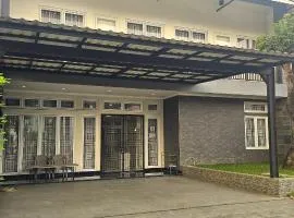 Ease Living Palem Kenari