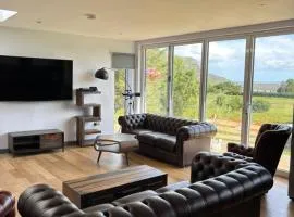 Luxury Cottage with Breathtaking sea and Meadow views and a HOT TUB