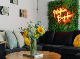 Midtown Bungalow: Reno'da bir villa