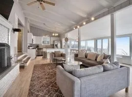 Soundview Beach House: 4BR,Panoramic Views 1.5hrsNYC
