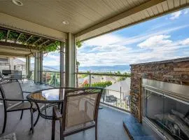 Full House with Amazing Okanagan Views and Hot Tub