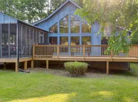Pool Access: Peaceful Cabin in The Woods Resort!