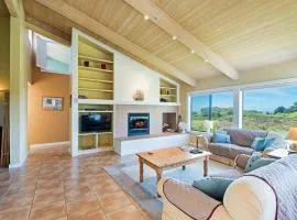 Deer View Hot Tub & Filtered Ocean Views