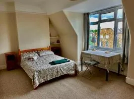 Joseph's Friends - Cozy and bright rooms In Richmond