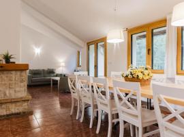 &Aacute;tico para 12 personas con Vistas Panor&aacute;micas I AndBnB, Unterkunft zur Selbstverpflegung in Canillo