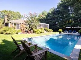 Steve's Place: Heated Pool, 3BR Southold Home, Beach