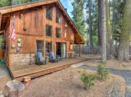 Relax at Rustic Tahoe Charm - Minutes to Lake