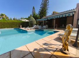 Seabreeze Villa, hotel in Paphos