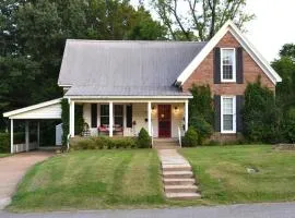 Ivy Cottage in Greenfield TN