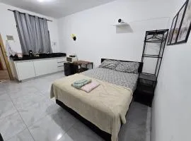 Flat completo a 3 minutos de mercado, farmácia
