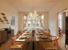 Huge Royal Luxury Apt with Private Balcony, h&ocirc;tel de luxe &agrave; Copenhague