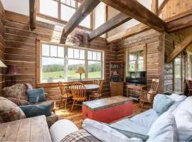 Breathtaking Cabin Away From Reality