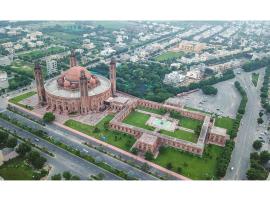 Umair's Haven Residences, Luxury Apartments in Bahria Town Lahore, apartamento en Lahore