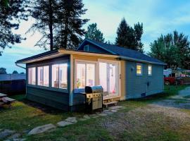 Glamping chalet on campsite Boat Lac Naviguable, villa sihtkohas Saint-Michel-des-Saints