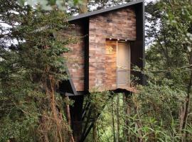 TREE LODGE CHILOE, brvnara u gradu Puqueld&oacute;n