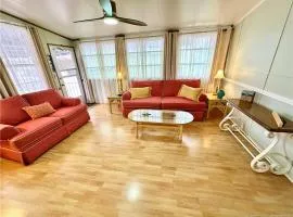 Beach Access cozy 2 Bedroom 1 Bath Beach House on Nettles Island