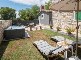 Stunning Home In Umag With Wifi