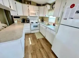 Coastal Bright 2 Bedroom 1 Bath Vacation Home On Nettles Island Resort N1034