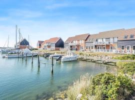 4105-Borre-Klintholm-Havneby-5، فندق في Borre