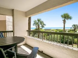 Completely renovated oceanfront condo w/washer/dryer & shared pool/tennis