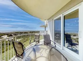 Oceanfront, 2nd-Floor Condo with Balcony, HDTVs, WiFi, AC & Shared Pool