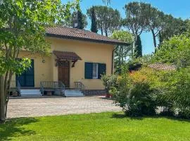 Gorgeous Home In Poveromo With Wifi