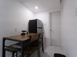 Scarborough 2BR Private Suite, Wifi, Steps to Bus