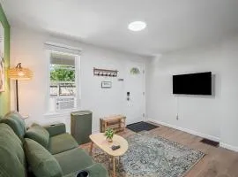 Cozy & Modern 1 Bdr Apt Natrona