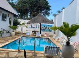 pole inn villa