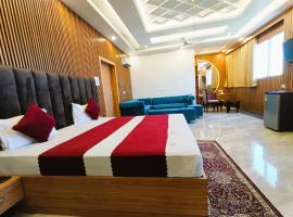 Hotel Grand Mau-Rya And Restaurant In Siwan, rezort v destinaci Siwān