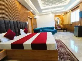 Hotel Grand Mau-Rya And Restaurant In Siwan