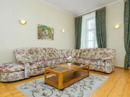 Silent Old Town Apartment