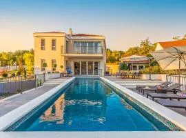Awesome Home In Dugopolje With Sauna