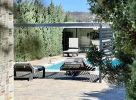 Luxe Two Bedroom Villa with Private Pool by Olivujoj